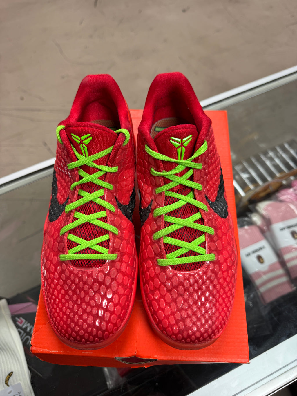 Preowned GS Kobe Nike 6 Reverse Grinch