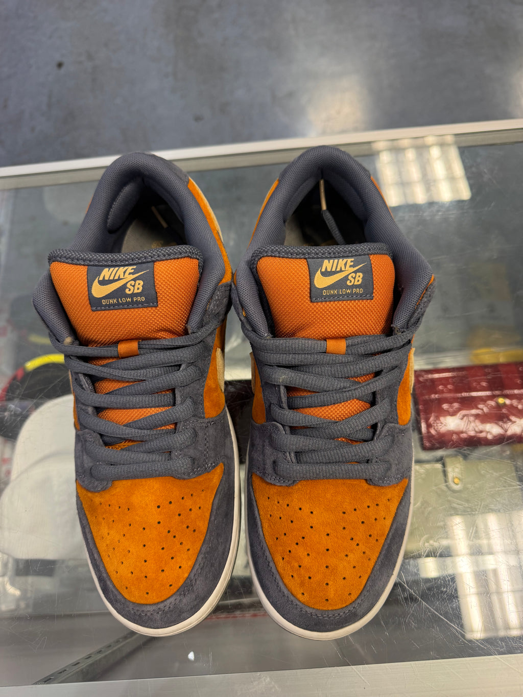 Preowned Nike SB Low Carbon Monarch
