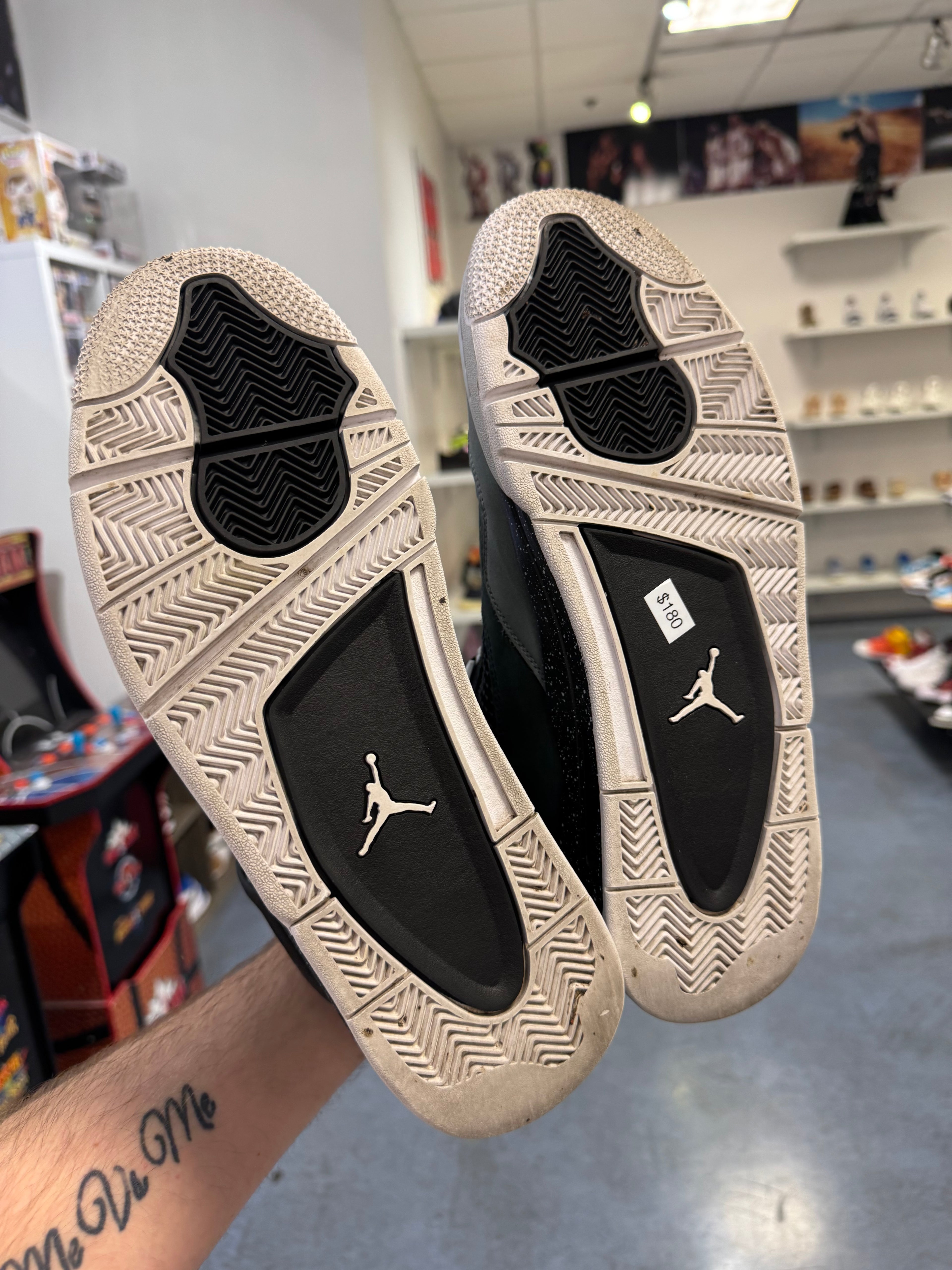 Preowned Jordan 4 Retro Fear