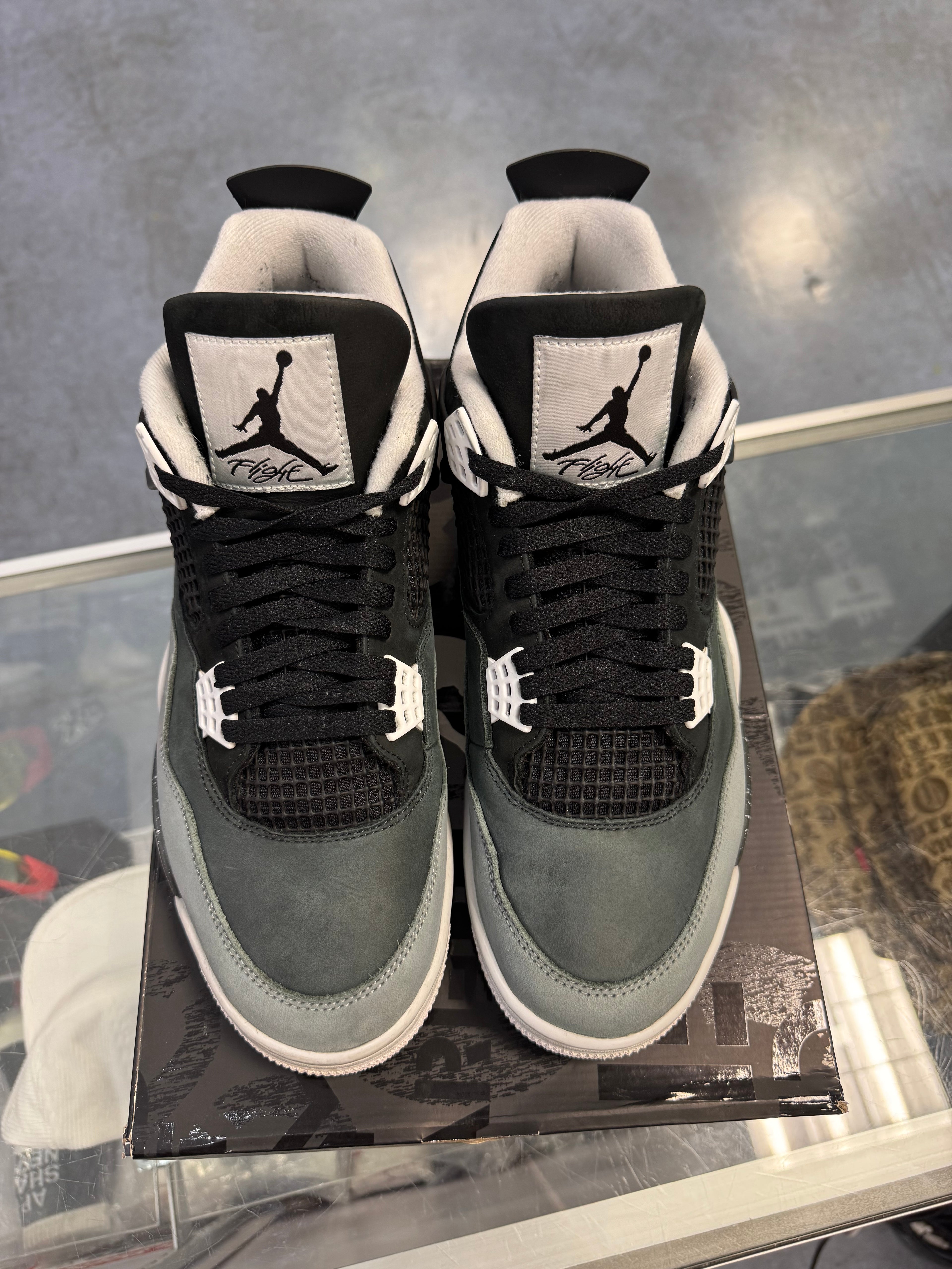 Preowned Jordan 4 Retro Fear