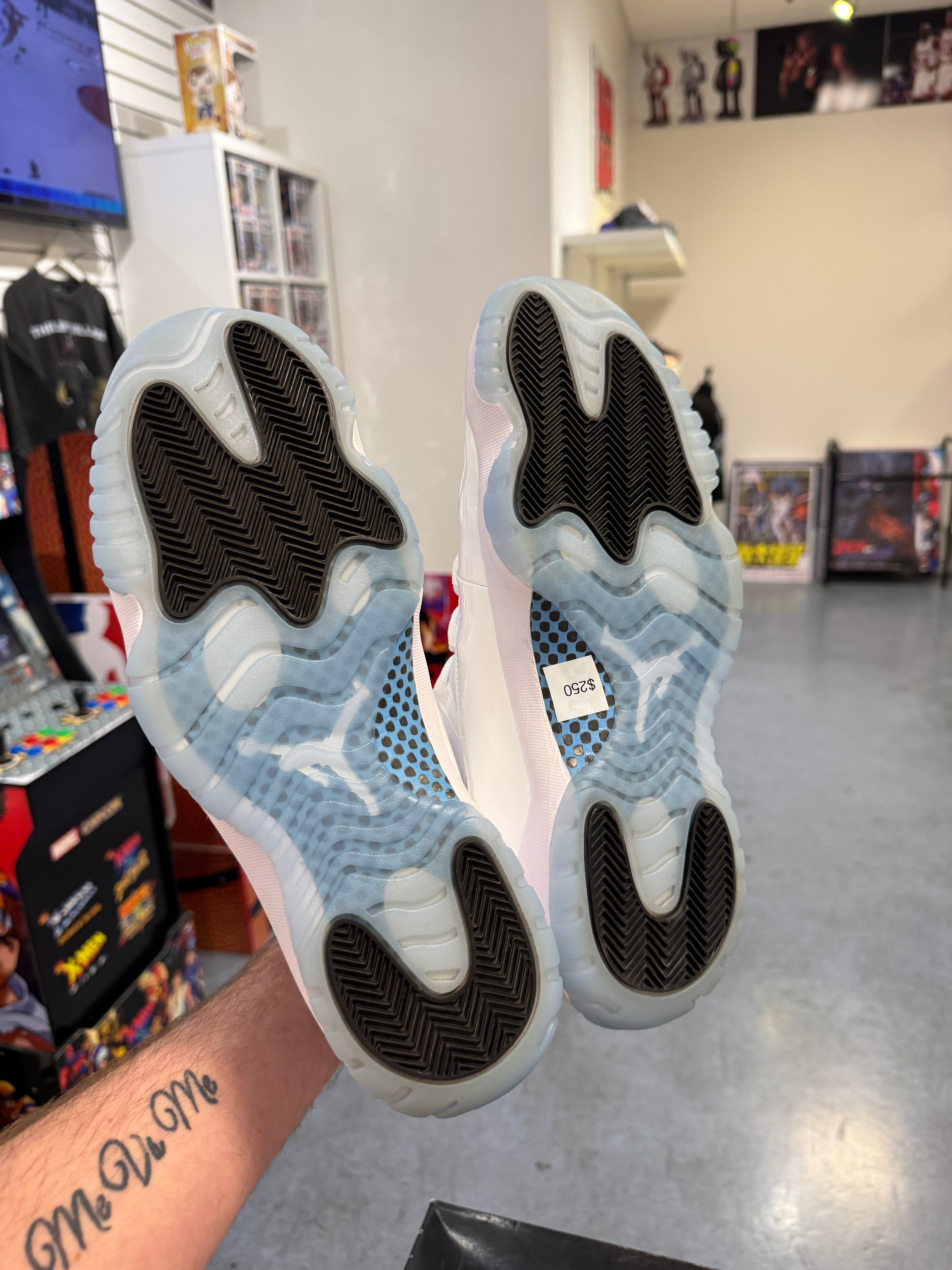 Preowned Jordan 11 Retro High Legend Blue 2024 Pair