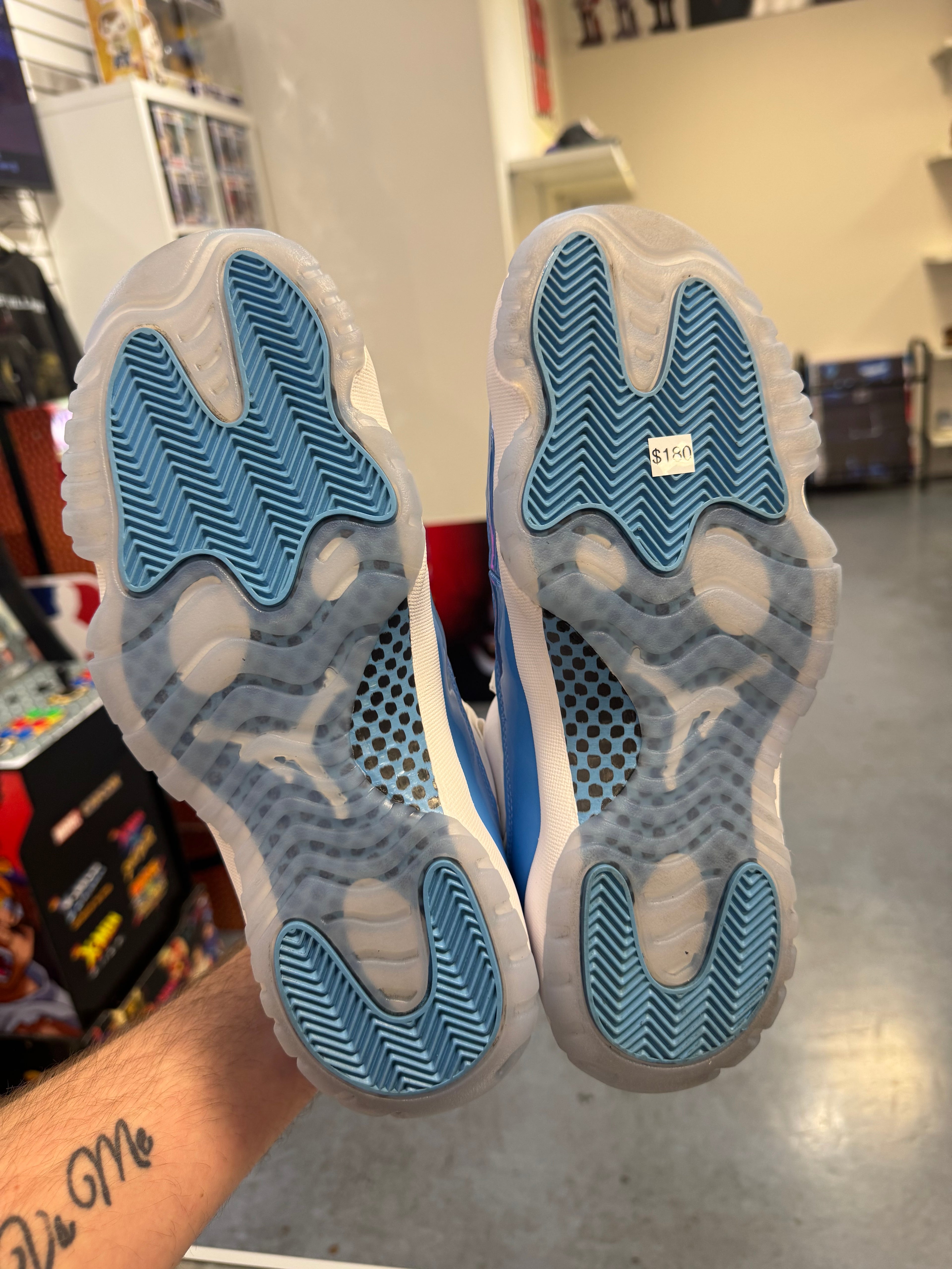 Preowned Jordan 11 Retro Low UNC Blue 2026 Pair