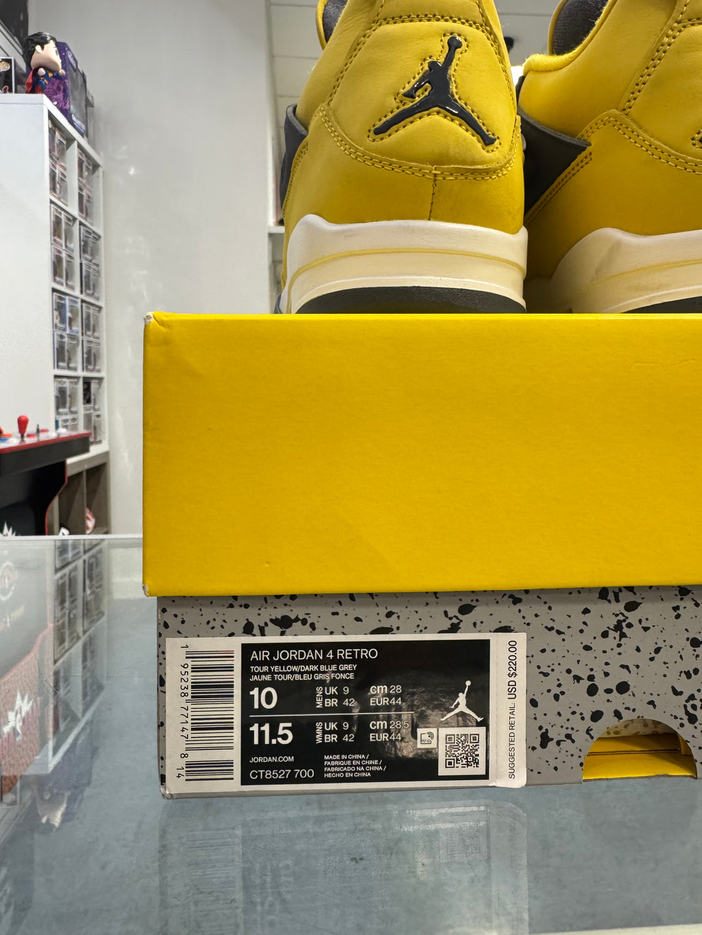 Preowned Jordan 4 Lightning