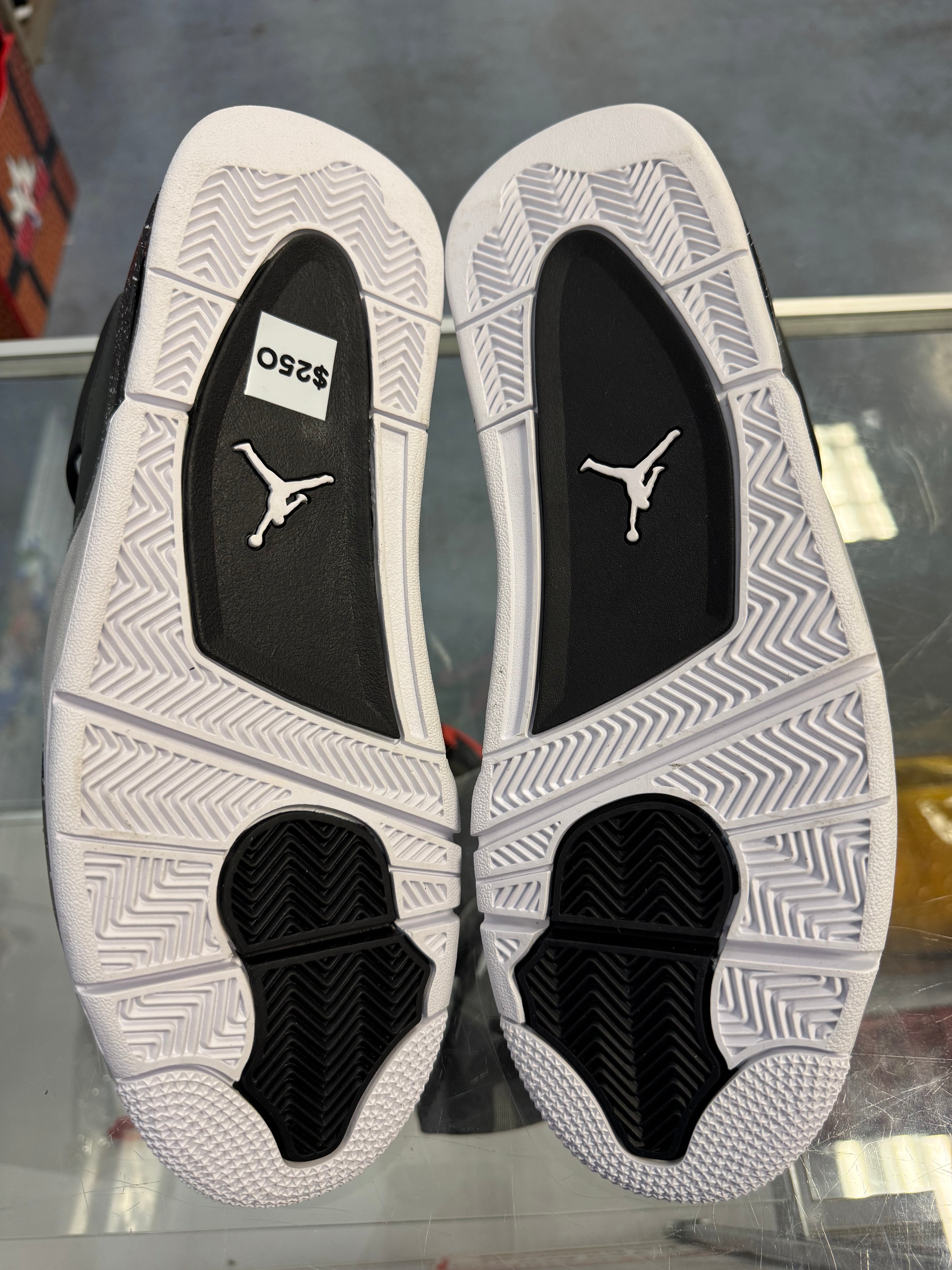 Preowned Jordan 4 Retro Fear 2024 Pair